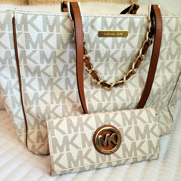 🩷Michael Kors Logo Wallet - Picture 6 of 6